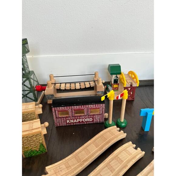 Vintage Thomas and Friends Wooden Train Tracks and Accessories - Picture 8 of 10